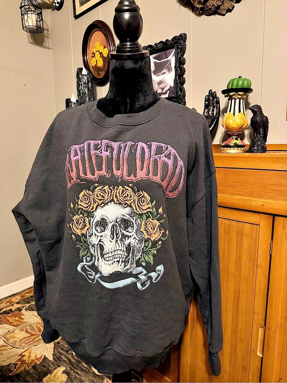American Eagle Grateful Dead Skull & Roses Graphic Sweatshirt in Black oversized